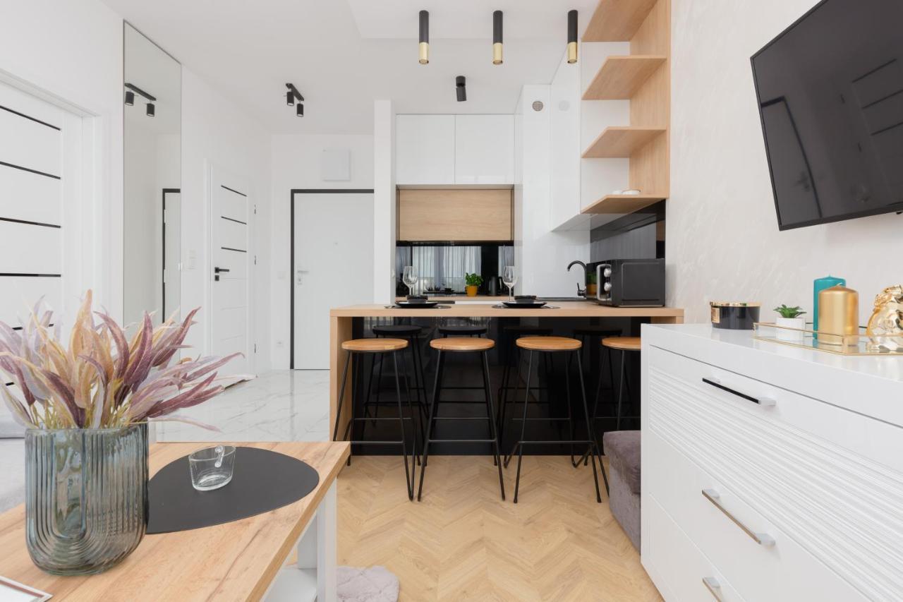 Warsaw Kotsisa Apartments With Parking By Noclegi Renters Eksteriør bilde